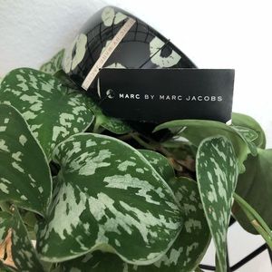 Marc By Marc Jacobs Lips Bangle